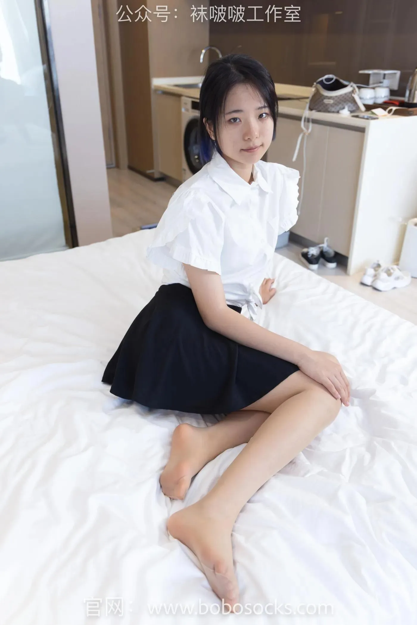 [BoBoSocks袜啵啵]NO.116 小淳-两双高跟鞋、肉丝、裸足 [146P]插图7